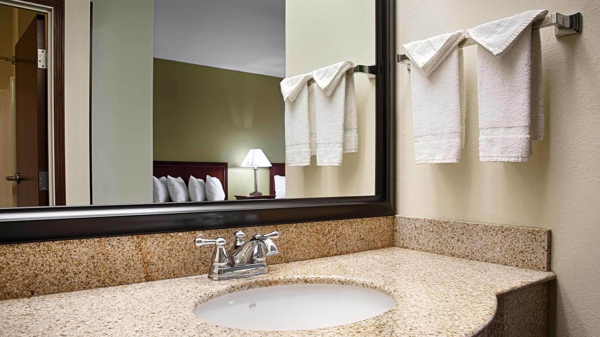 Best Western Geneseo Inn Εξωτερικό φωτογραφία